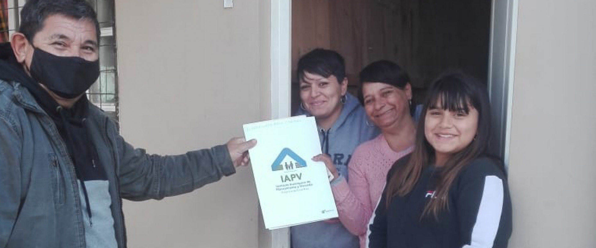 M&aacute;s de 130 familias de Concepci&oacute;n del Uruguay cuentan con las escrituras de sus viviendas sociales