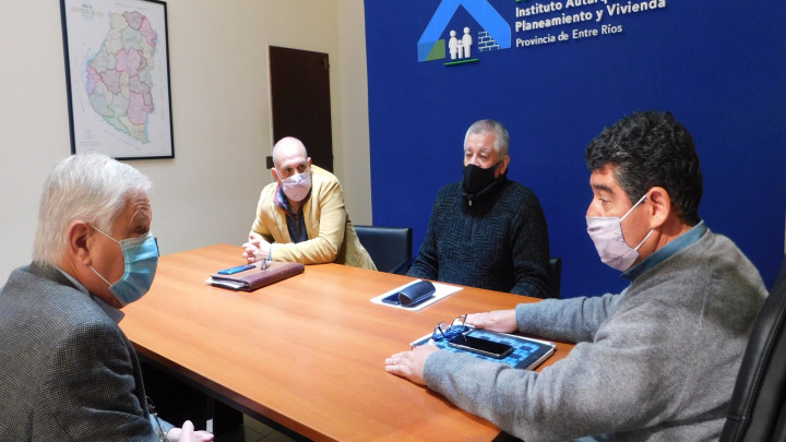 Gestionan nuevas viviendas para el departamento Gualeguaych&uacute; y Puerto Yeru&aacute;