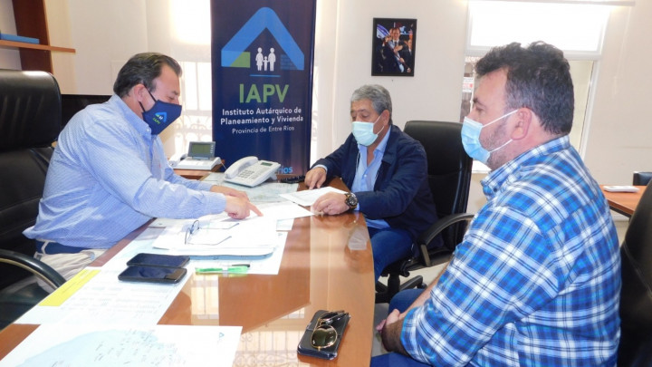 Autoridades del IAPV y de Uocra abordaron la pol&iacute;tica habitacional