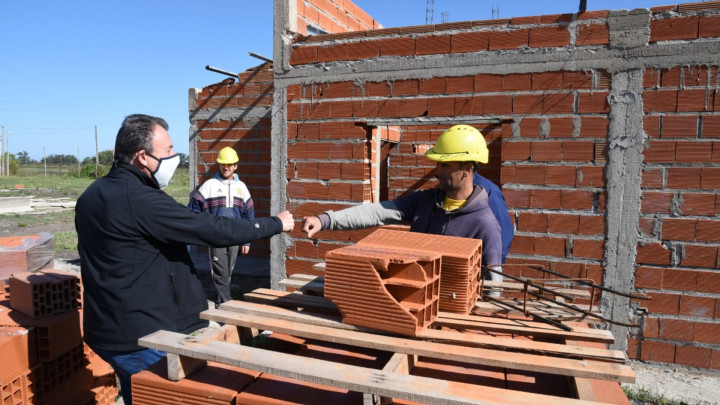 Construir&aacute;n 46 viviendas para trabajadores municipales de Concepci&oacute;n del Uruguay y Chajar&iacute;