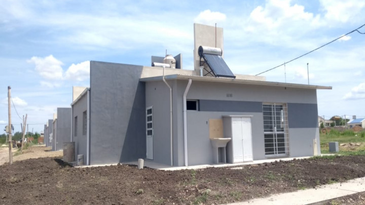 Se construir&aacute;n 42 nuevas viviendas con recursos provinciales en Feliciano y Nogoy&aacute;