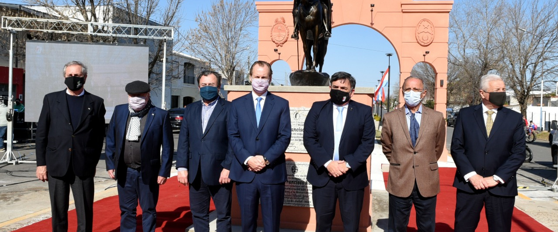 Bisogni record&oacute; al fallecido ex gobernador Jorge Busti