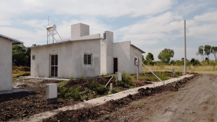 La provincia rubric&oacute; convenios para construir 40 viviendas en Gualeguaych&uacute; y Urdinarrain