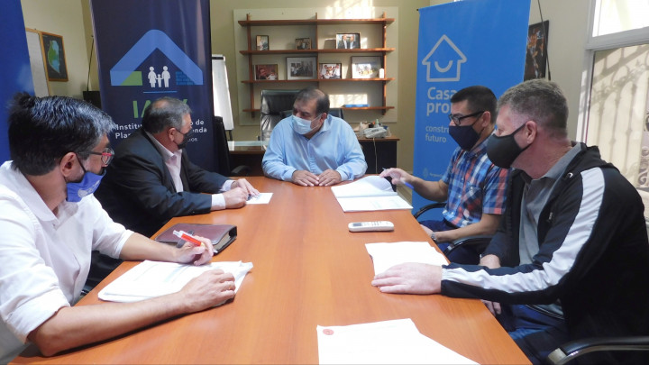 Gestionan la ejecuci&oacute;n de nuevas viviendas para El Pingo con fondos nacionales