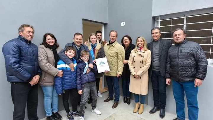 Bordet inaugur&oacute; obras educativas y volvi&oacute; a plantear alternativas sobre el gasoil