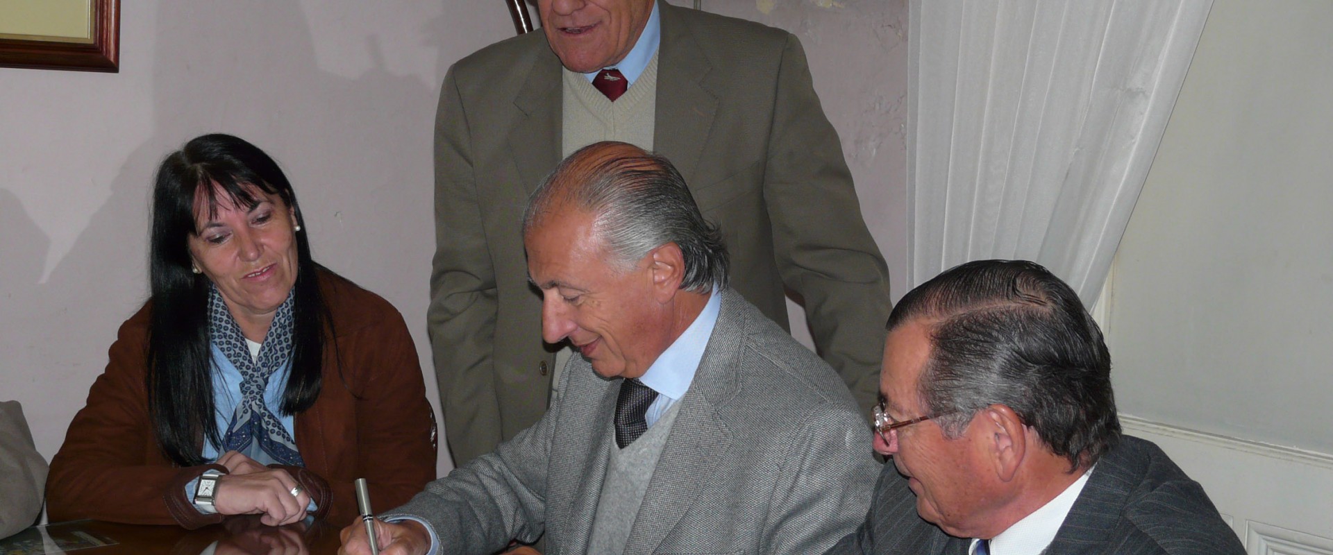 La provincia rubric&oacute; la compra de un terreno para la ejecuci&oacute;n de viviendas en Federaci&oacute;n