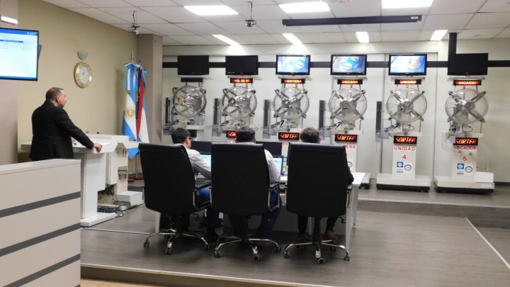 Se atender&aacute; por turnos a los preadjudicatarios de las 500 viviendas de Paran&aacute;