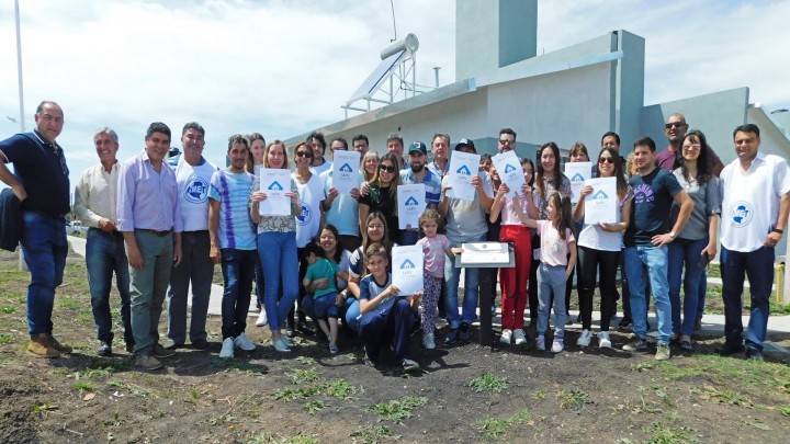 Fueron inauguradas 10 viviendas para docentes  t&eacute;cnicos en Viale