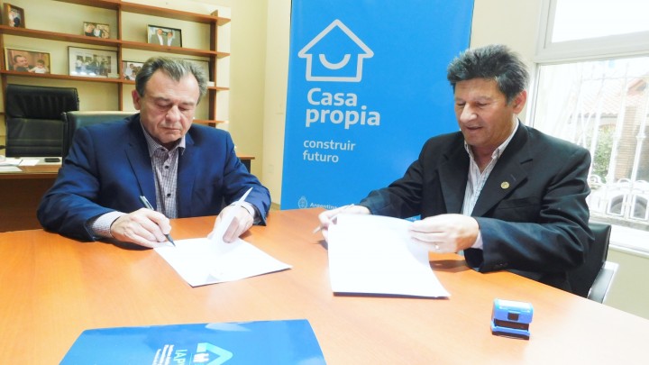 El IAPV rubric&oacute; un convenio de cooperaci&oacute;n con el Colegio de Maestros Mayores de Obras