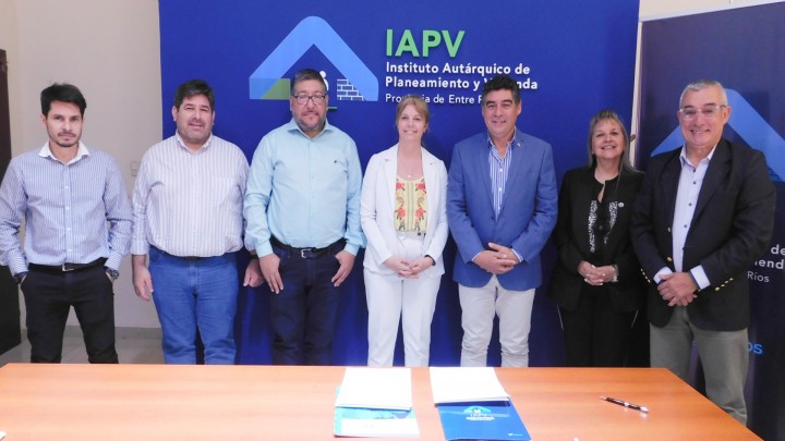 IAPV y UADER firmaron un convenio de cooperaci&oacute;n y asistencia