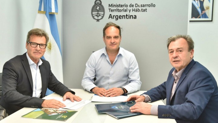 Evaluaron los programas habitacionales en Entre R&iacute;os con el nuevo ministro nacional de H&aacute;bitat