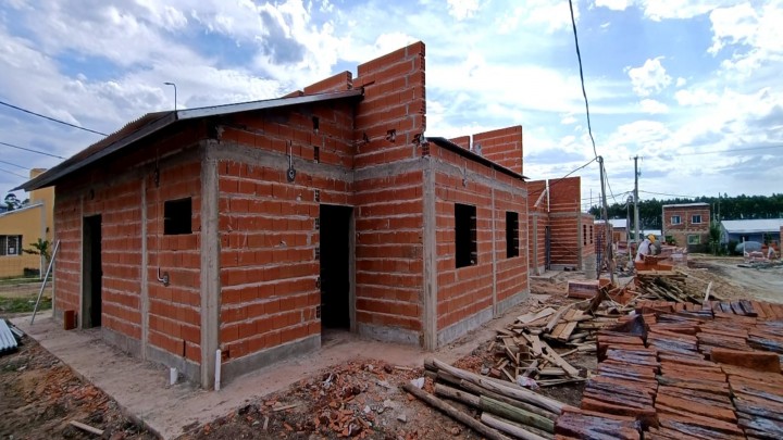 M&aacute;s de 1350 nuevas viviendas en ejecuci&oacute;n para mejorar la calidad de vida de los entrerrianos
