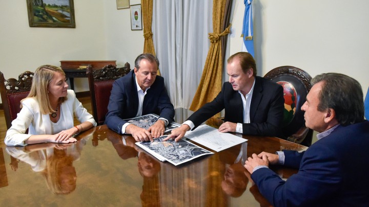 Bordet y Bahl acordaron la construcci&oacute;n de 140 viviendas para trabajadores