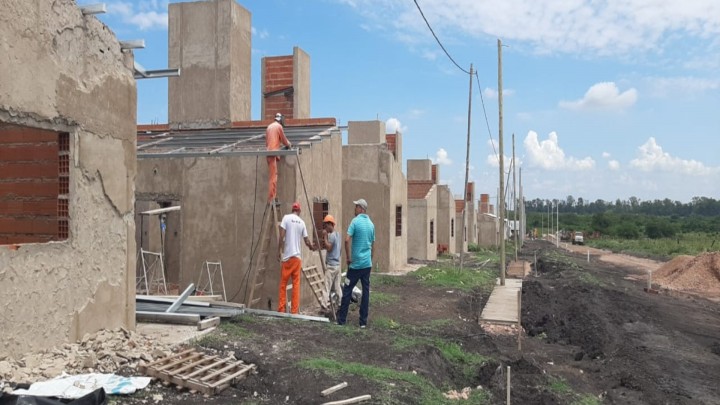 Se construir&aacute;n 685 viviendas en 10 localidades con fondos nacionales