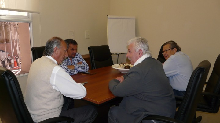 Analizan el avance de la construcci&oacute;n de las nuevas escuelas y viviendas en Colonia Avellaneda