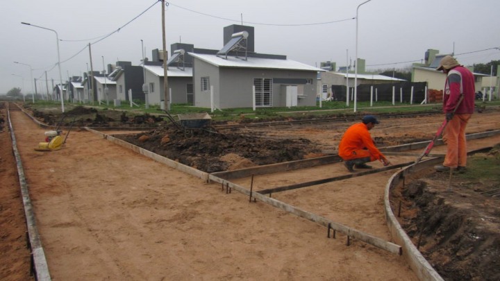 Con fondos provinciales se licitar&aacute;n nuevas viviendas para Gualeguaych&uacute; y Chajar&iacute;