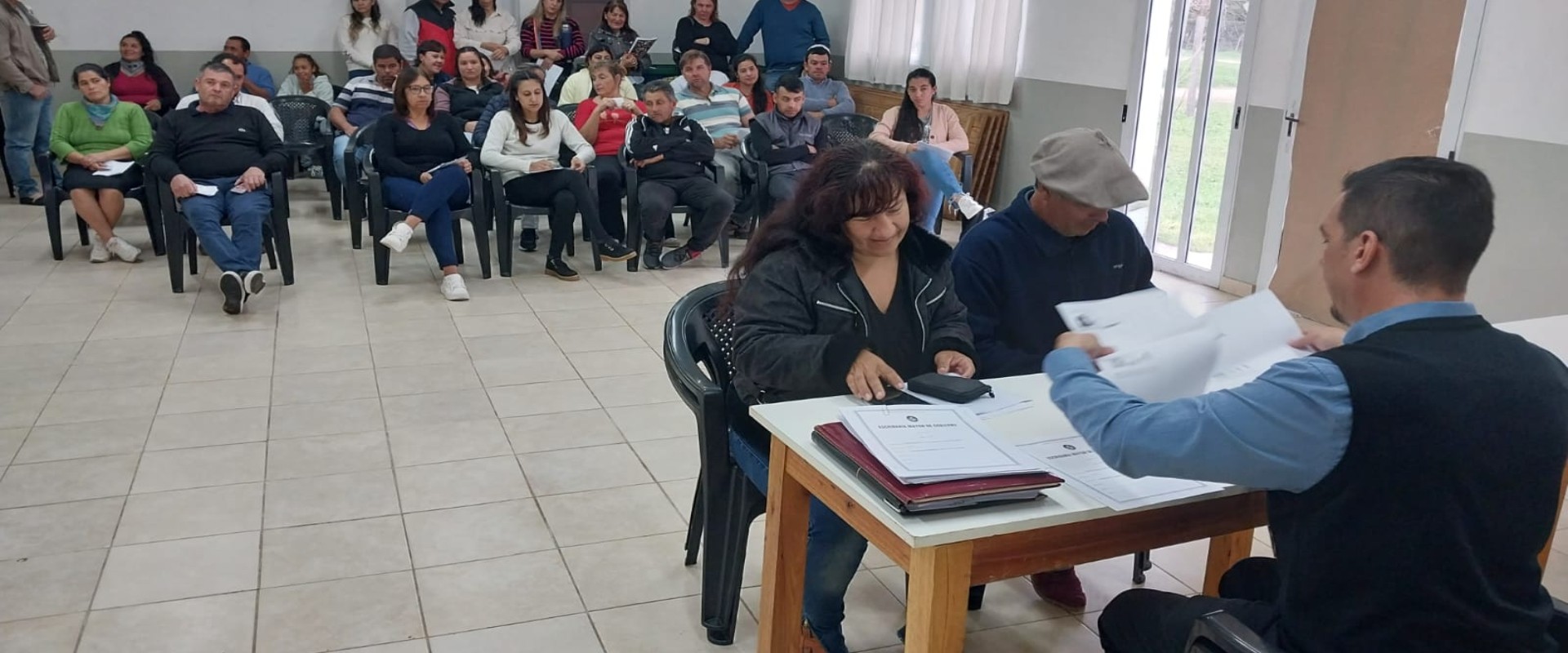 Familias de Concepci&oacute;n del Uruguay y comuna Tala contar&aacute;n con las escrituras de sus viviendas