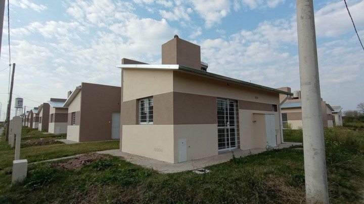 Avanzan a buen ritmo la construcci&oacute;n de 179 viviendas en cinco localidades entrerrianas