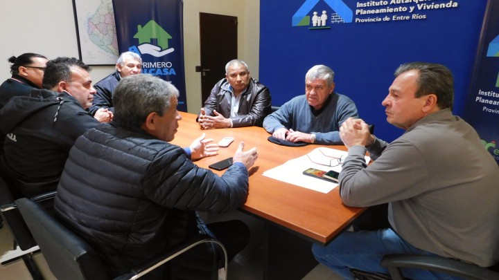 Trabajan en la construcci&oacute;n de 93 viviendas en Concordia con fondos provinciales