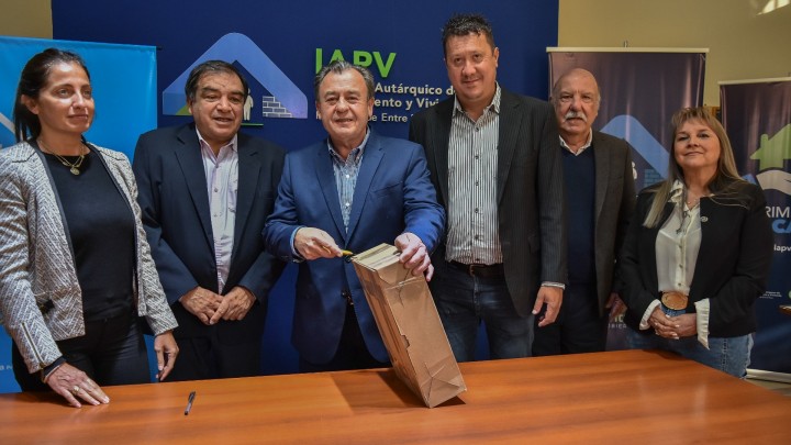 Se licitaron nuevas viviendas para Villa Mantero y Enrique Carb&oacute;