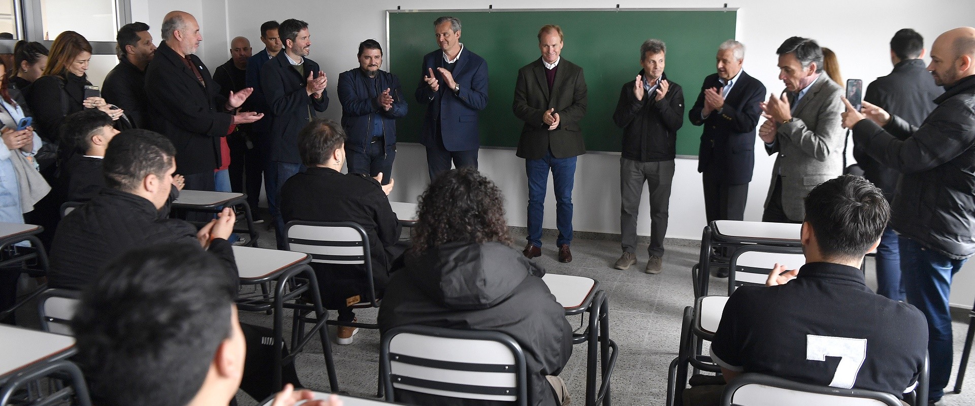 Bordet inaugur&oacute; una escuela t&eacute;cnica, jardines y viviendas en Concepci&oacute;n del Uruguay