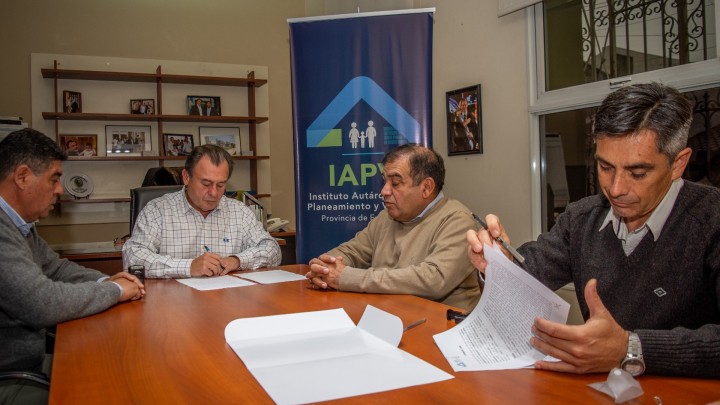 El IAPV y el Colegio de Profesionales de la Agrimensura rubricaron convenio de colaboraci&oacute;n y asistencia