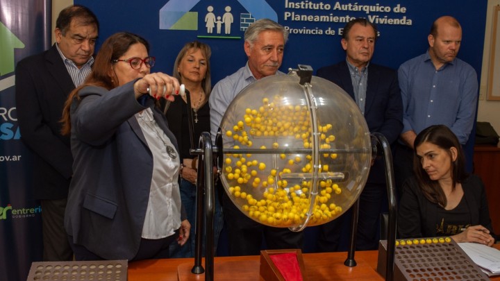 Familias de cinco localidades entrerrianas cumplir&aacute;n el sue&ntilde;o de la casa propia