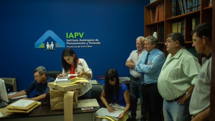 Se licitaron nuevas viviendas para Rosario del Tala y Maci&aacute; con fondos provinciales