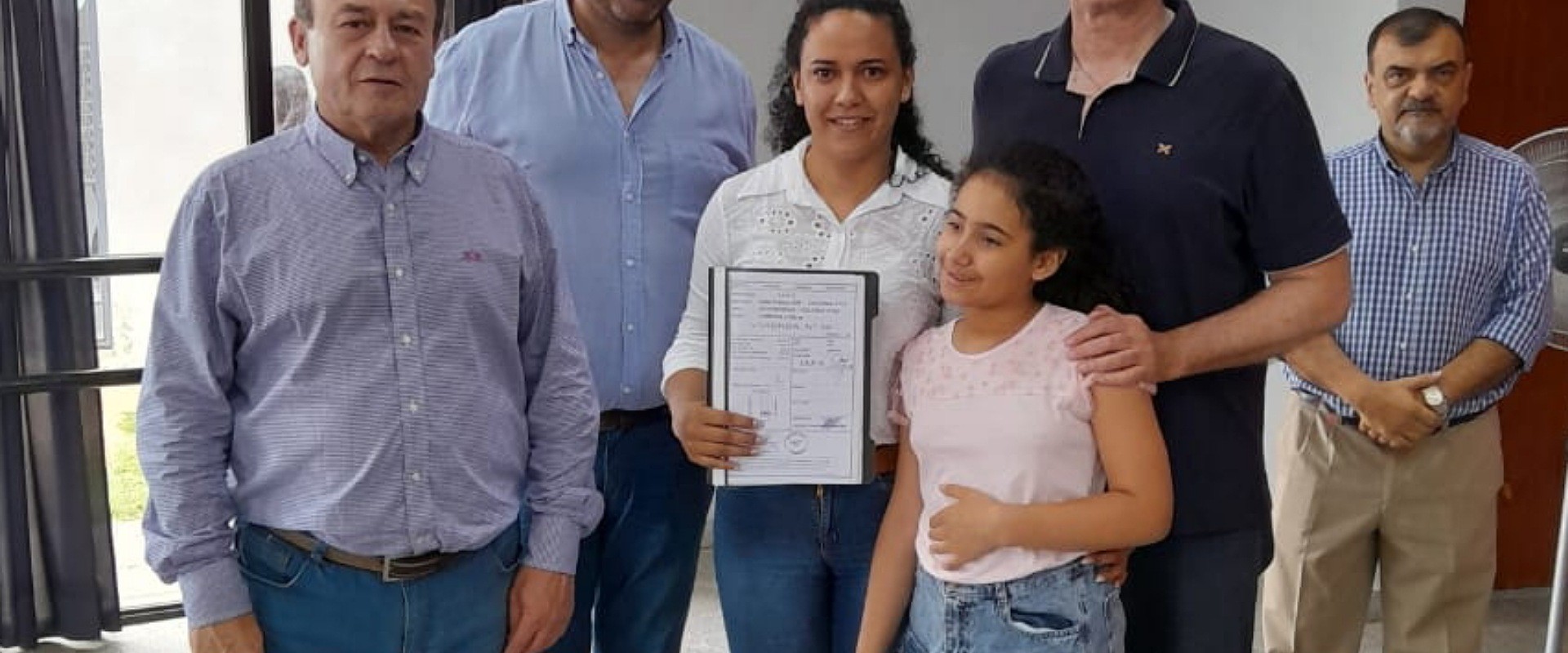 Diez familias de Colonia Ayu&iacute; cuentan con casa propia