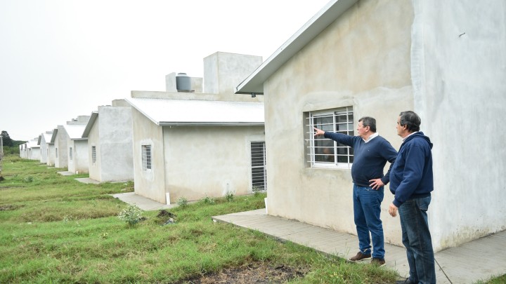 Verificaron grados de avance en las viviendas que se terminar&aacute;n en Santa Elena y La Paz