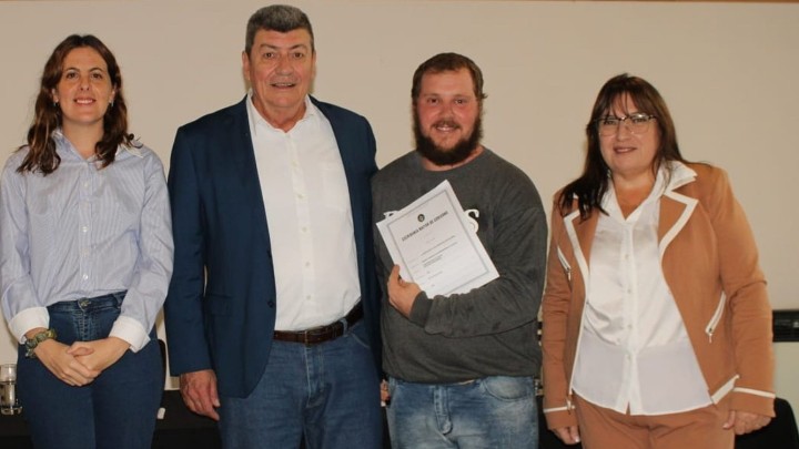 El IAPV coordina la entrega de escrituras de viviendas en Entre R&iacute;os