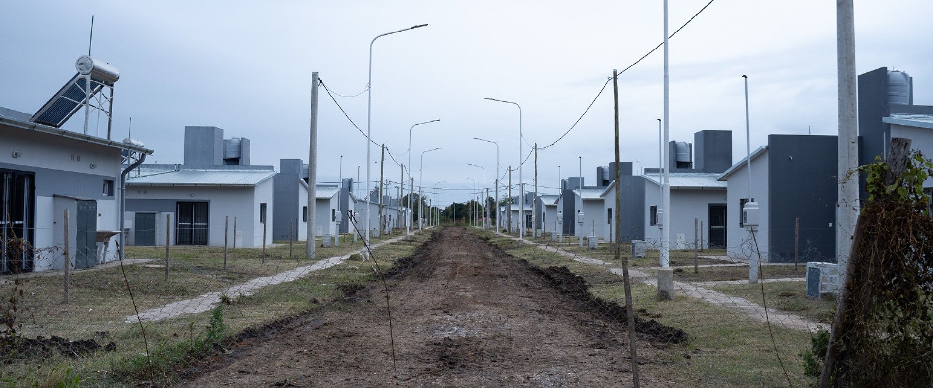Recorrieron obras de viviendas que se terminar&aacute;n en Estancia Grande, San Salvador y Villaguay