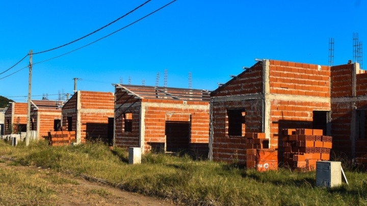 Se reactiv&oacute; la construcci&oacute;n de viviendas para trabajadores municipales en Chajar&iacute;