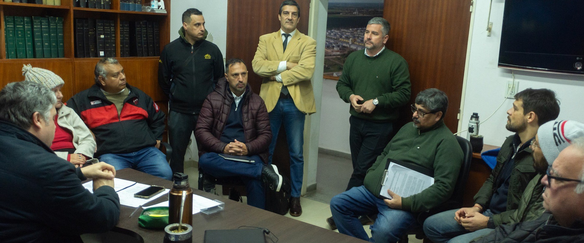 Trabajan en la regularizaci&oacute;n dominial de grupos habitacionales del IAPV en Paran&aacute;