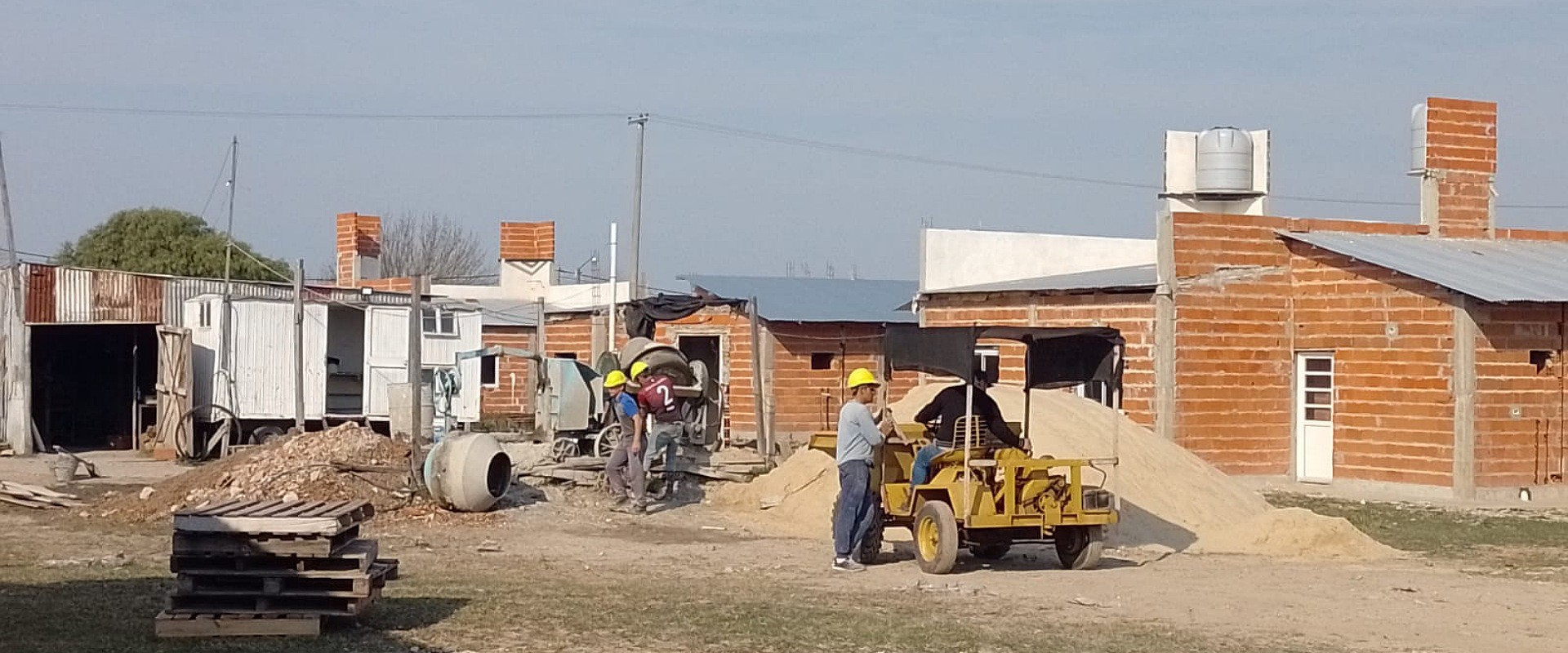 Con fondos provinciales reanudaron la terminaci&oacute;n de 48 viviendas en Federal