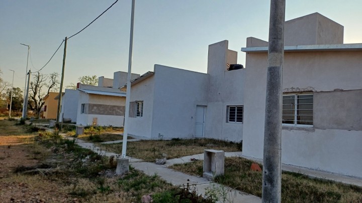 Se reactiv&oacute; la construcci&oacute;n de 26 viviendas en San Salvador