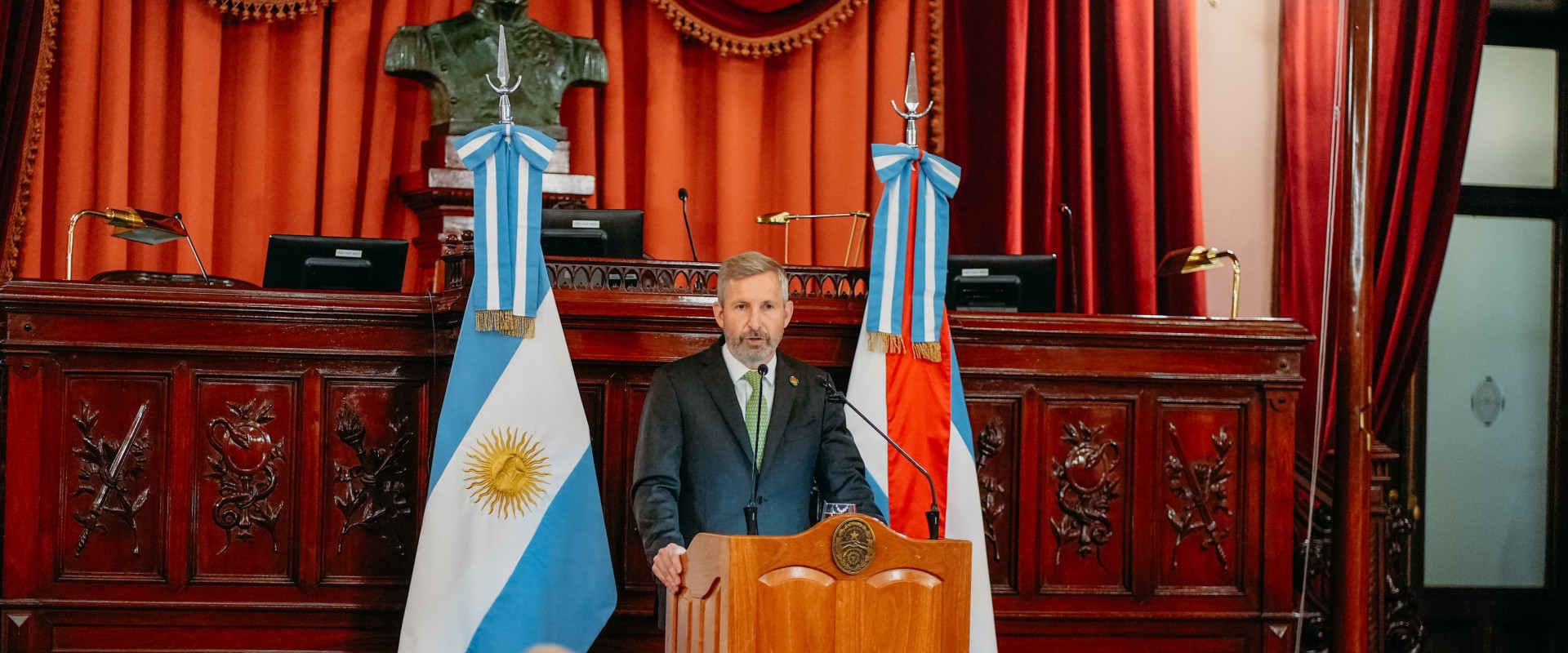 Frigerio present&oacute; el presupuesto 2025 y anunci&oacute; la baja del d&eacute;ficit provincial