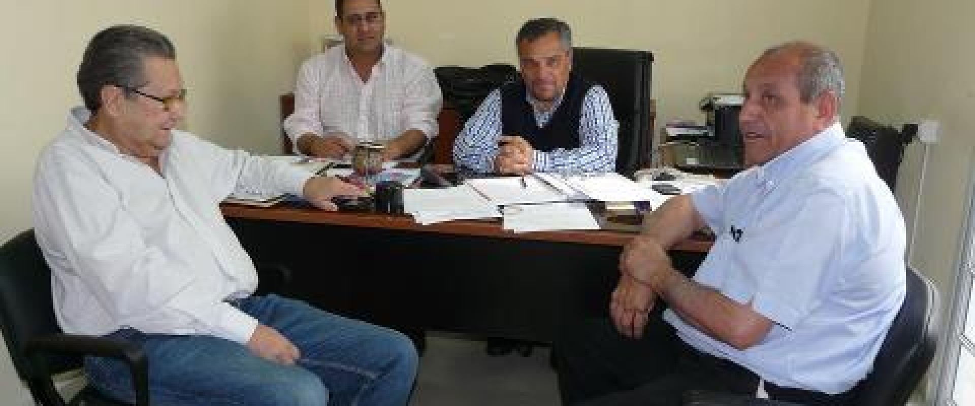 Analizaron la pol&iacute;tica habitacional de Colonia Ayu&iacute;