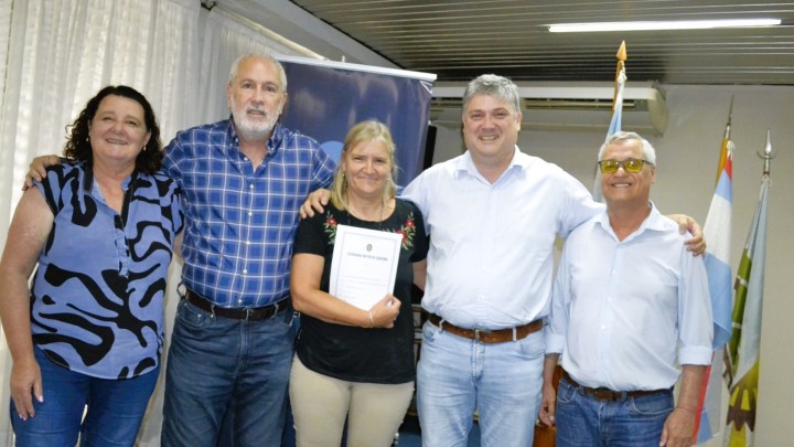 La provincia entreg&oacute; escrituras en tres localidades del departamento Gualeguaych&uacute;