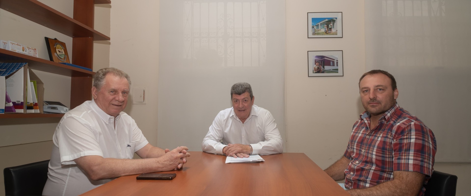Agenda de trabajo con los municipios de Lucas Gonz&aacute;lez y Gobernador Mansilla