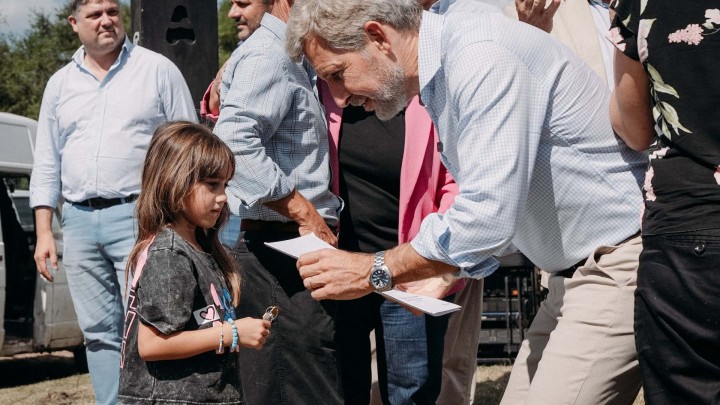El gobernador entreg&oacute; viviendas en Gualeguaych&uacute; y ratific&oacute; el rumbo de la gesti&oacute;n