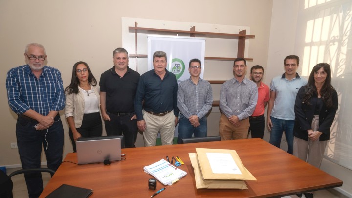 Se licit&oacute; la red cloacal y de agua para viviendas en Paran&aacute;: cuatro oferentes presentaron propuestas
