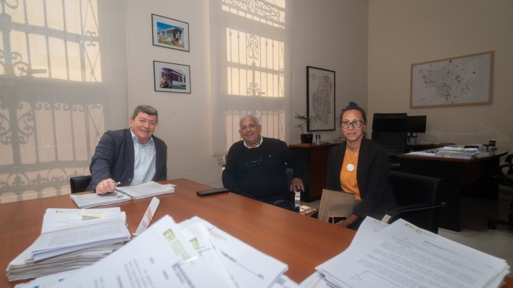 El IAPV abord&oacute; nuevas operatorias de viviendas con el municipio de Villa Dom&iacute;nguez