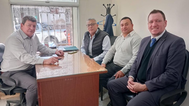 IAPV y  municipales de Diamante trabajan en futuras soluciones habitacionales