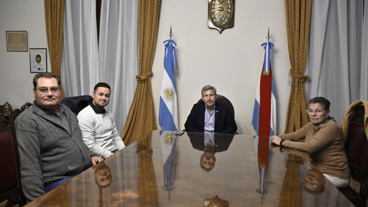 Frigerio y la intendenta de Federal analizaron obras paralizadas por Naci&oacute;n