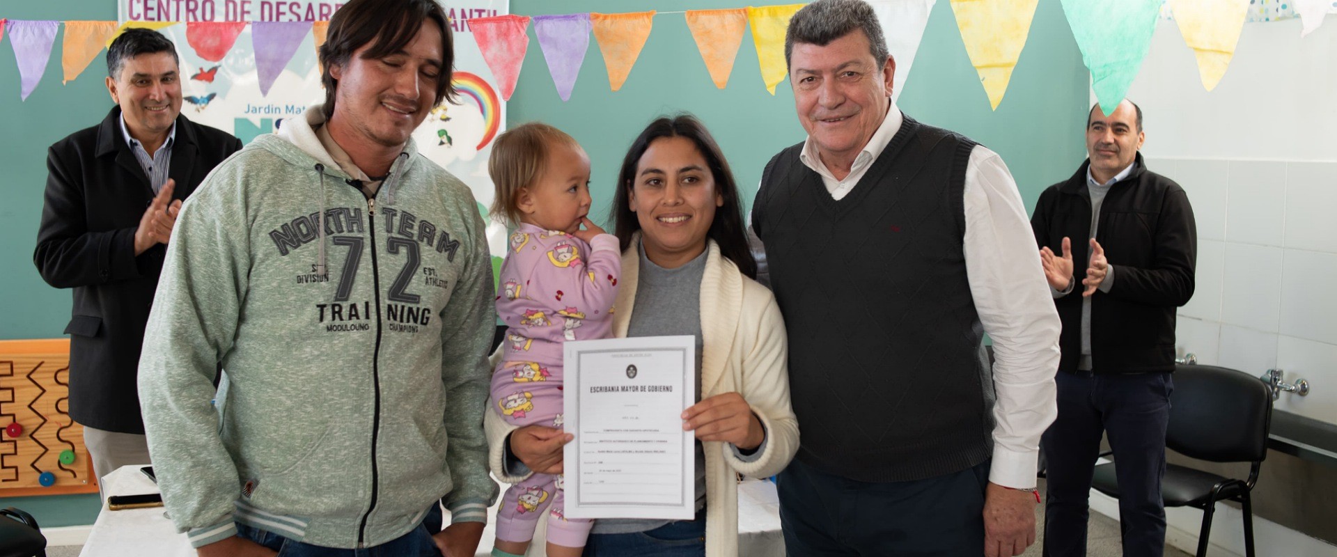 Familias de San Gustavo y Bovril firmaron escrituras y acceder&aacute;n a la propiedad de sus viviendas