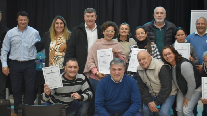 M&aacute;s de 170 familias del departamento Col&oacute;n accedieron a la escritura de sus viviendas