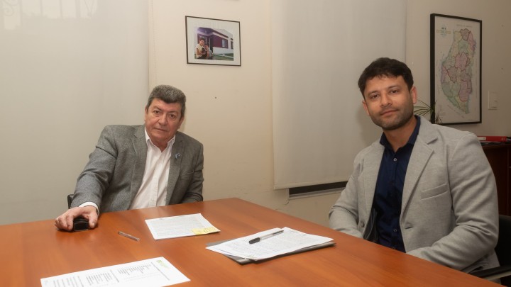 El IAPV firm&oacute; un convenio con el Colegio de Agrimensores para avanzar en la regularizaci&oacute;n dominial de viviendas