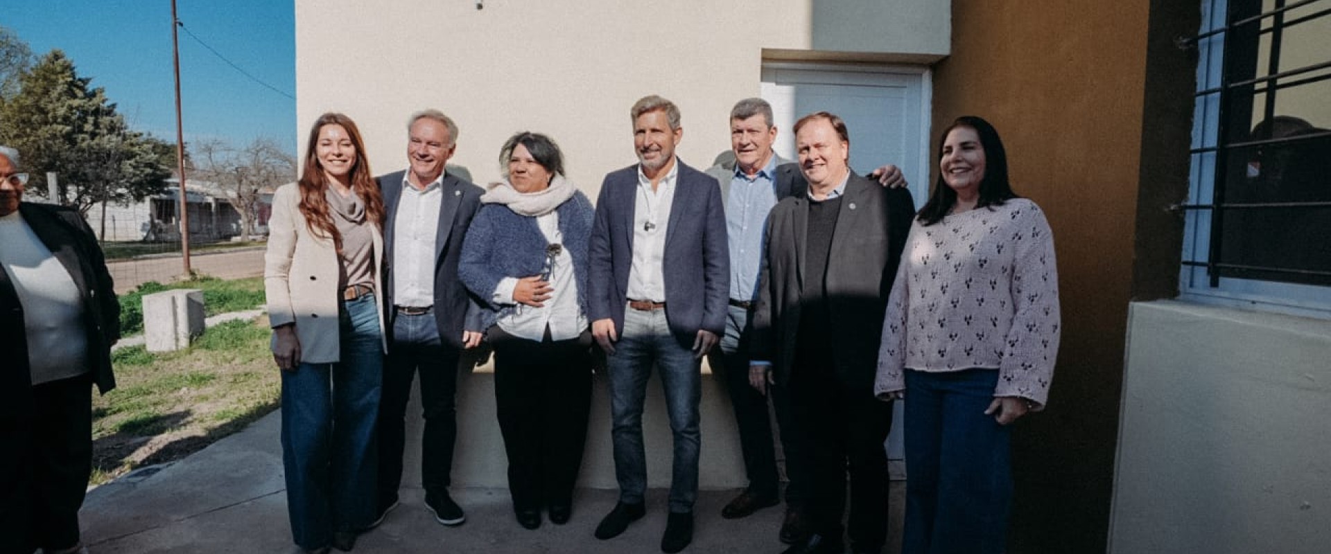 Frigerio inaugur&oacute; una escuela, entreg&oacute; equipos al hospital y recorri&oacute; obras en Chajar&iacute;