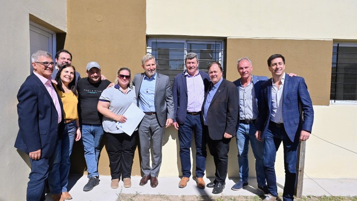 Con inversi&oacute;n genuina, se entregaron viviendas y contin&uacute;an obras de infraestructura en Chajar&iacute;